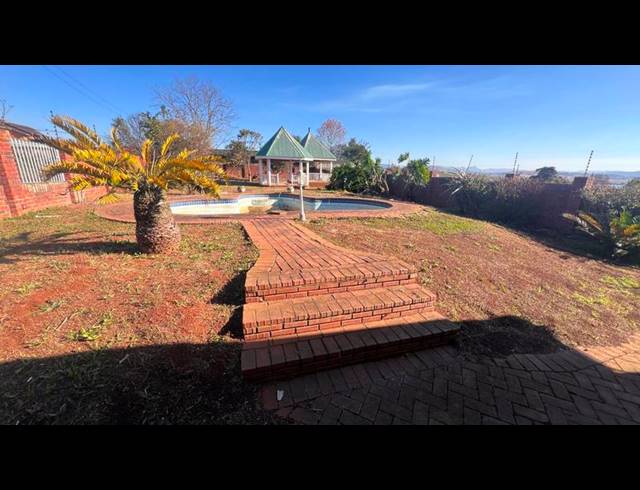 4 BEDROOM HOUSE FOR SALE IN HOWICK WEST